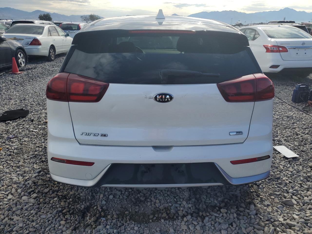 2018 Kia Niro Fe VIN: KNDCB3LC2J5128582 Lot: 70032485