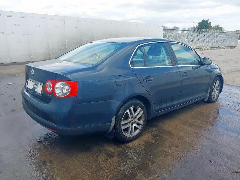 2009 VOLKSWAGEN JETTA SE TDI DSG DPF S-A 1.9 SE TDI PD DPF 4DR DSG [7]