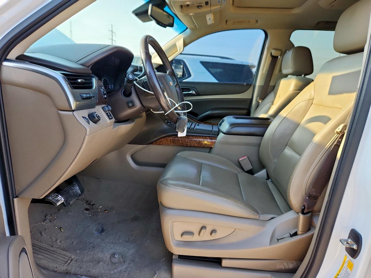 2019 Chevrolet Tahoe C1500 Premier VIN: 1GNSCCKJXKR201742 Lot: 67289355