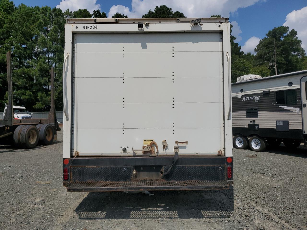 2018 GMC Savana Cut - Trucks Delivery Truck VIN: 7GZ37TCG2JN008224 Lot: 68621635