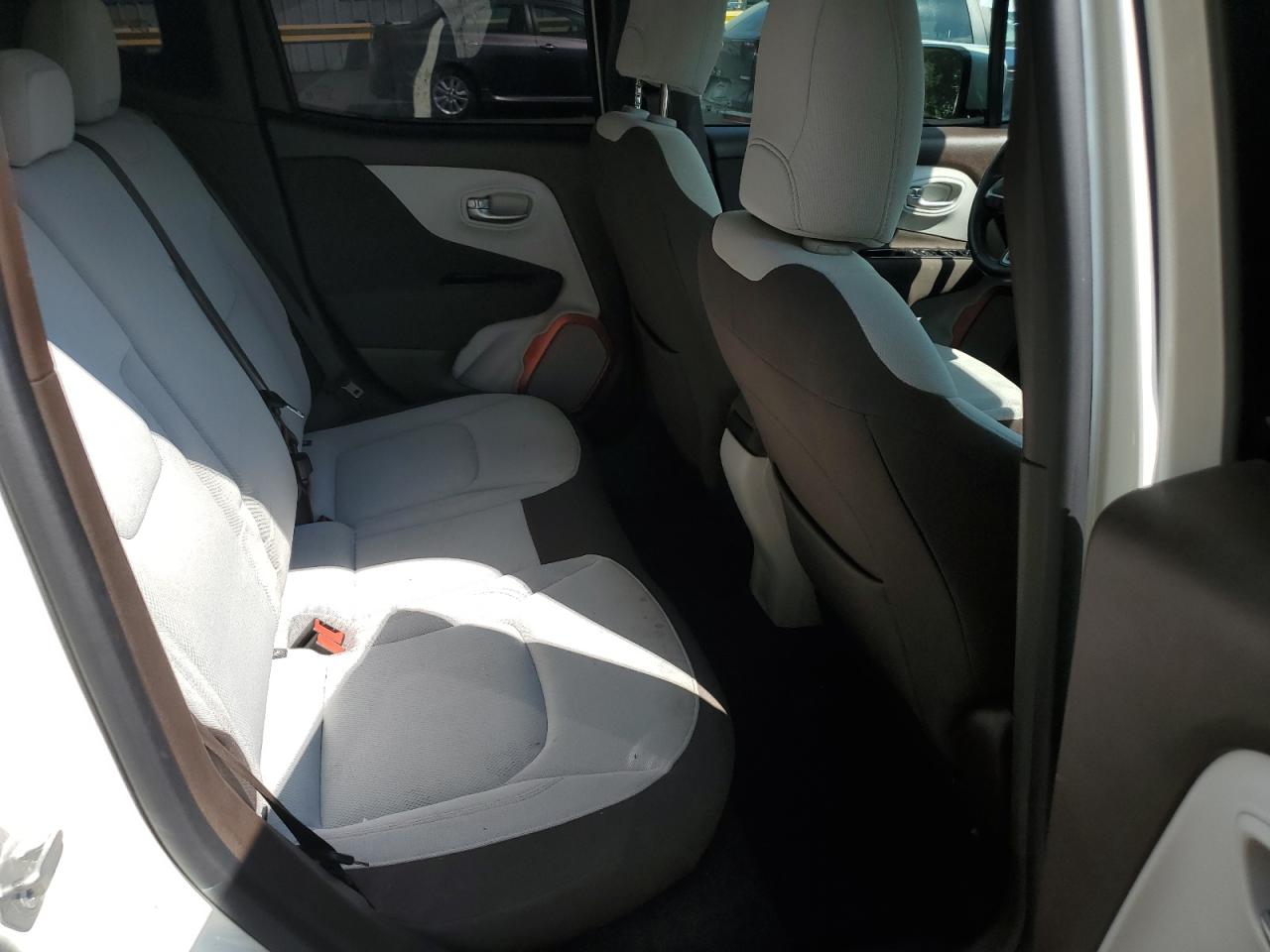 2015 Jeep Renegade Latitude VIN: ZACCJBBT6FPB83131 Lot: 67761745