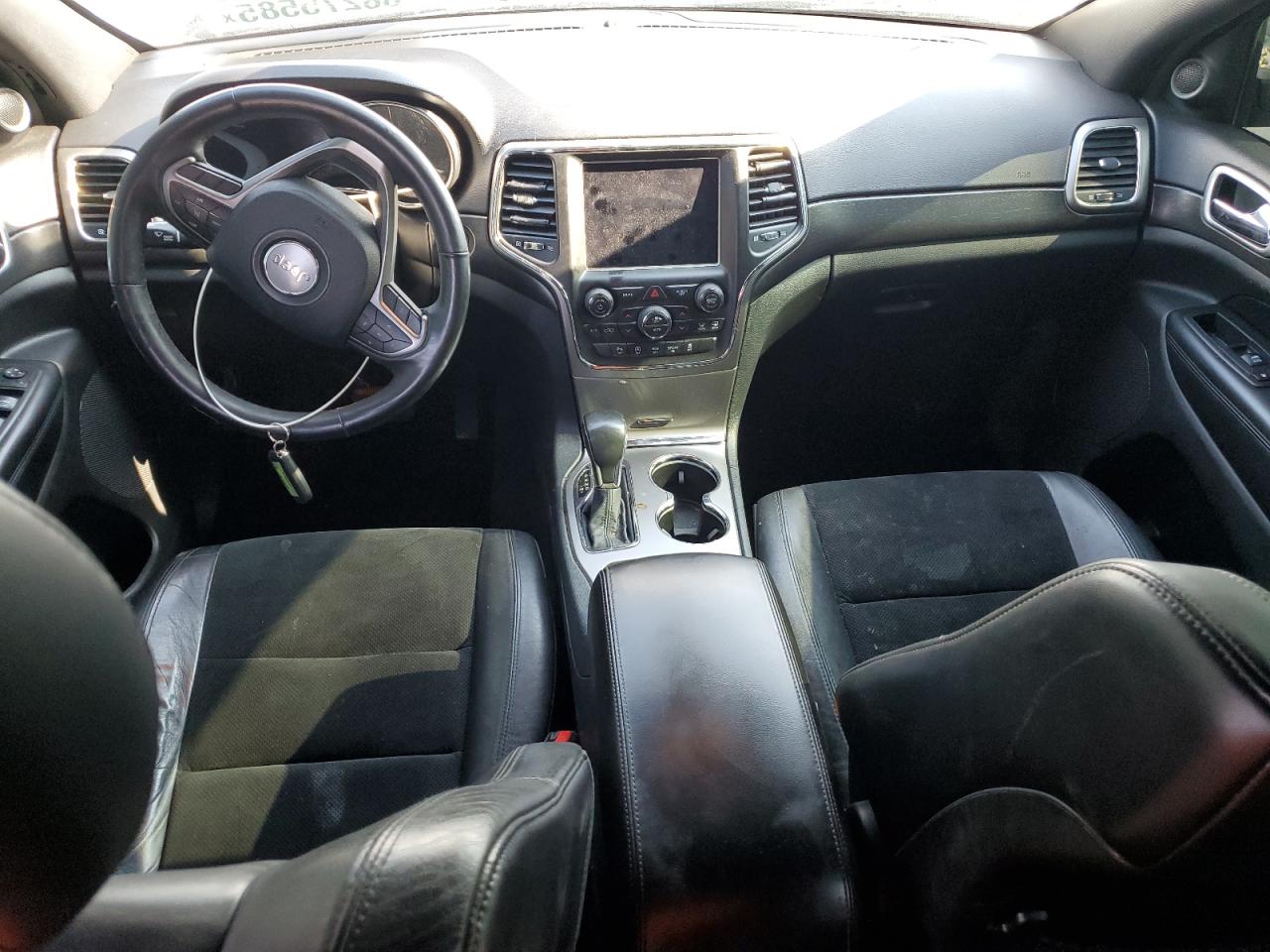 1C4RJFAG6JC188512 2018 Jeep Grand Cherokee Laredo