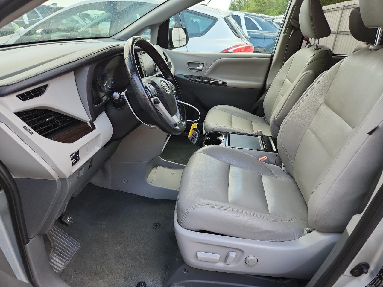 2020 Toyota Sienna Xle VIN: 5TDYZ3DC9LS067258 Lot: 70046065