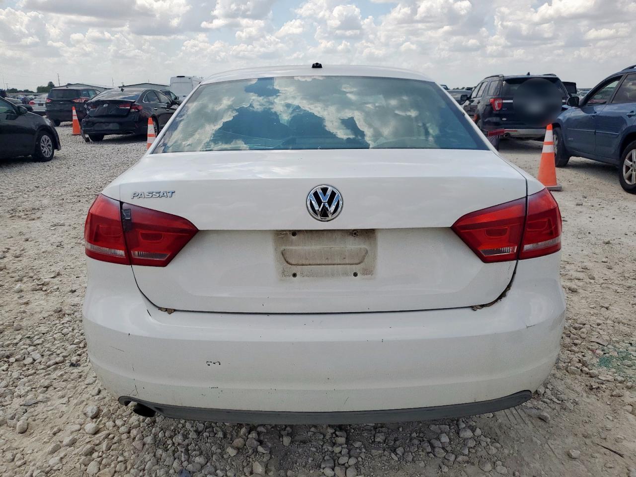2013 Volkswagen Passat S VIN: 1VWAH7A36DC053799 Lot: 70747405
