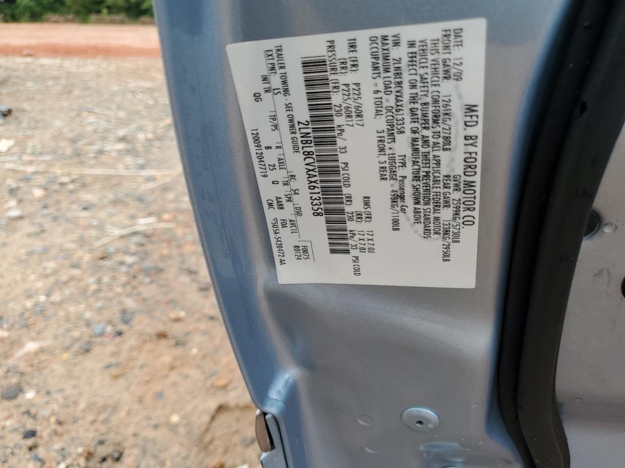 2010 Lincoln Town Car Signature Limited VIN: 2LNBL8CVXAX613358 Lot: 67851805