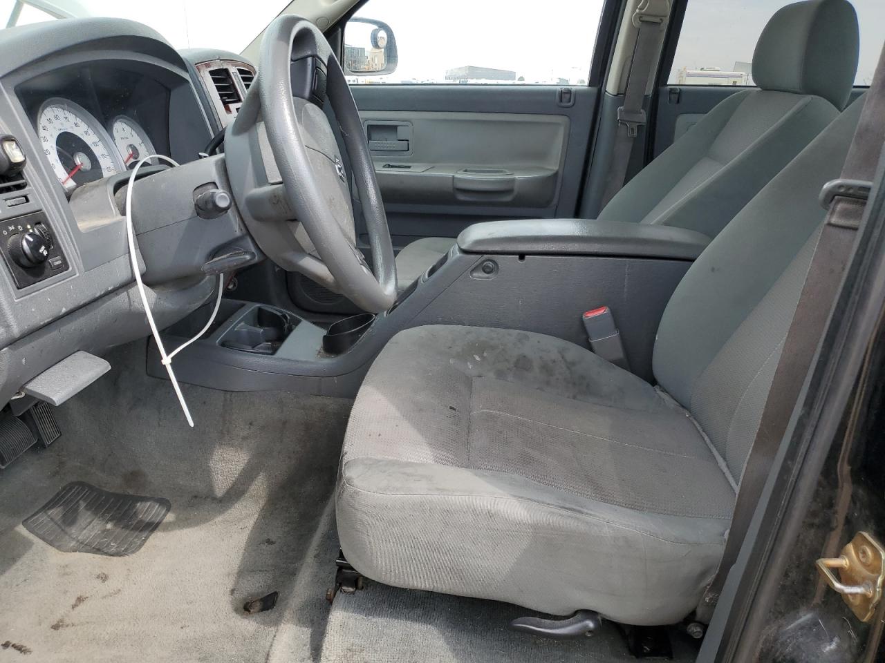 2005 Dodge Dakota Quad Slt VIN: 1D7HW48N05S309915 Lot: 69868095