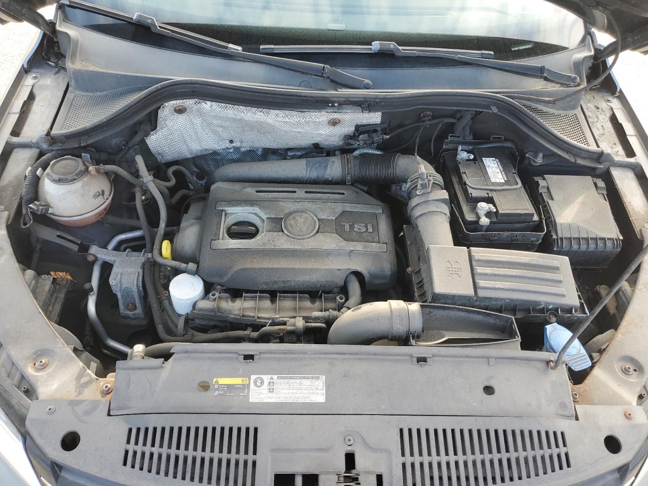 2017 Volkswagen Tiguan S VIN: WVGBV7AXXHK043433 Lot: 70422065