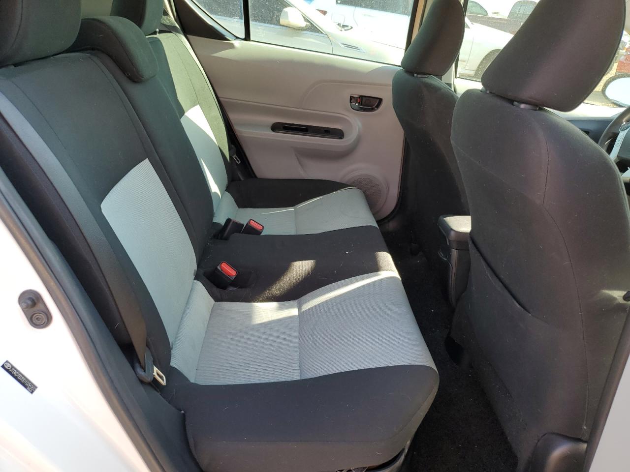 2013 Toyota Prius C VIN: JTDKDTB35D1036207 Lot: 68875865