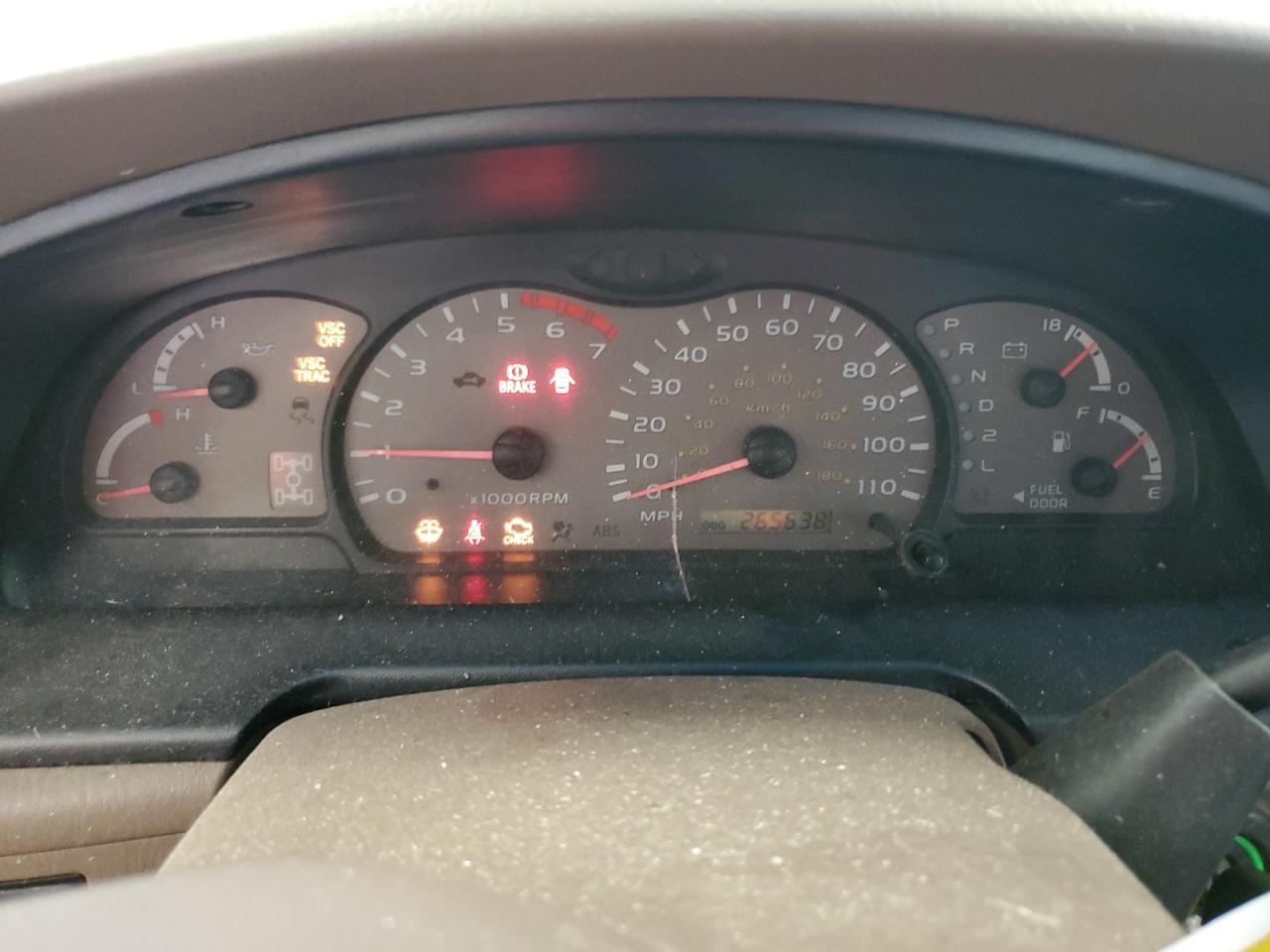 2004 Toyota Sequoia Limited VIN: 5TDBT48A24S205536 Lot: 68139255