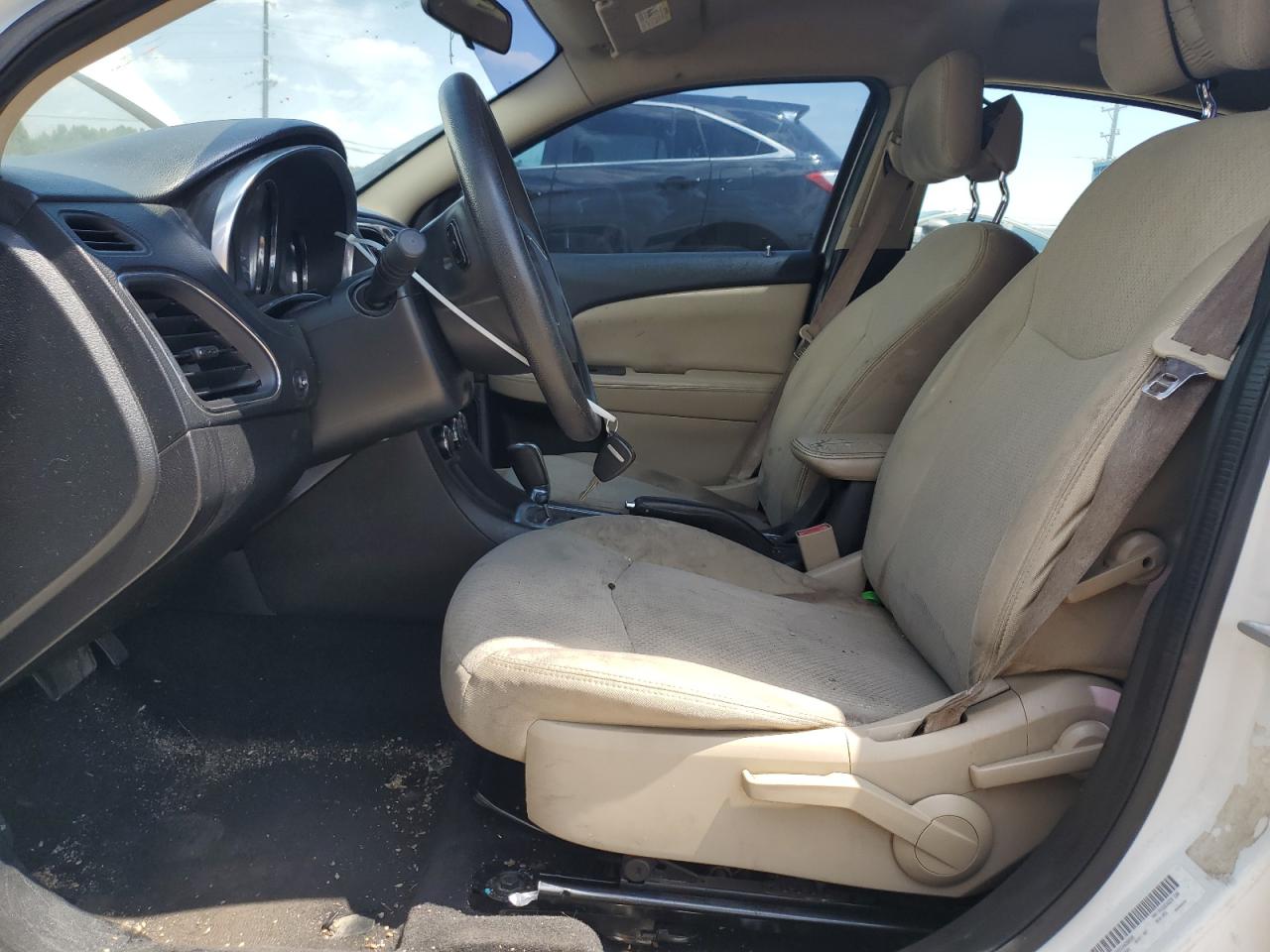 2013 Chrysler 200 Lx VIN: 1C3CCBAB5DN698828 Lot: 67124685