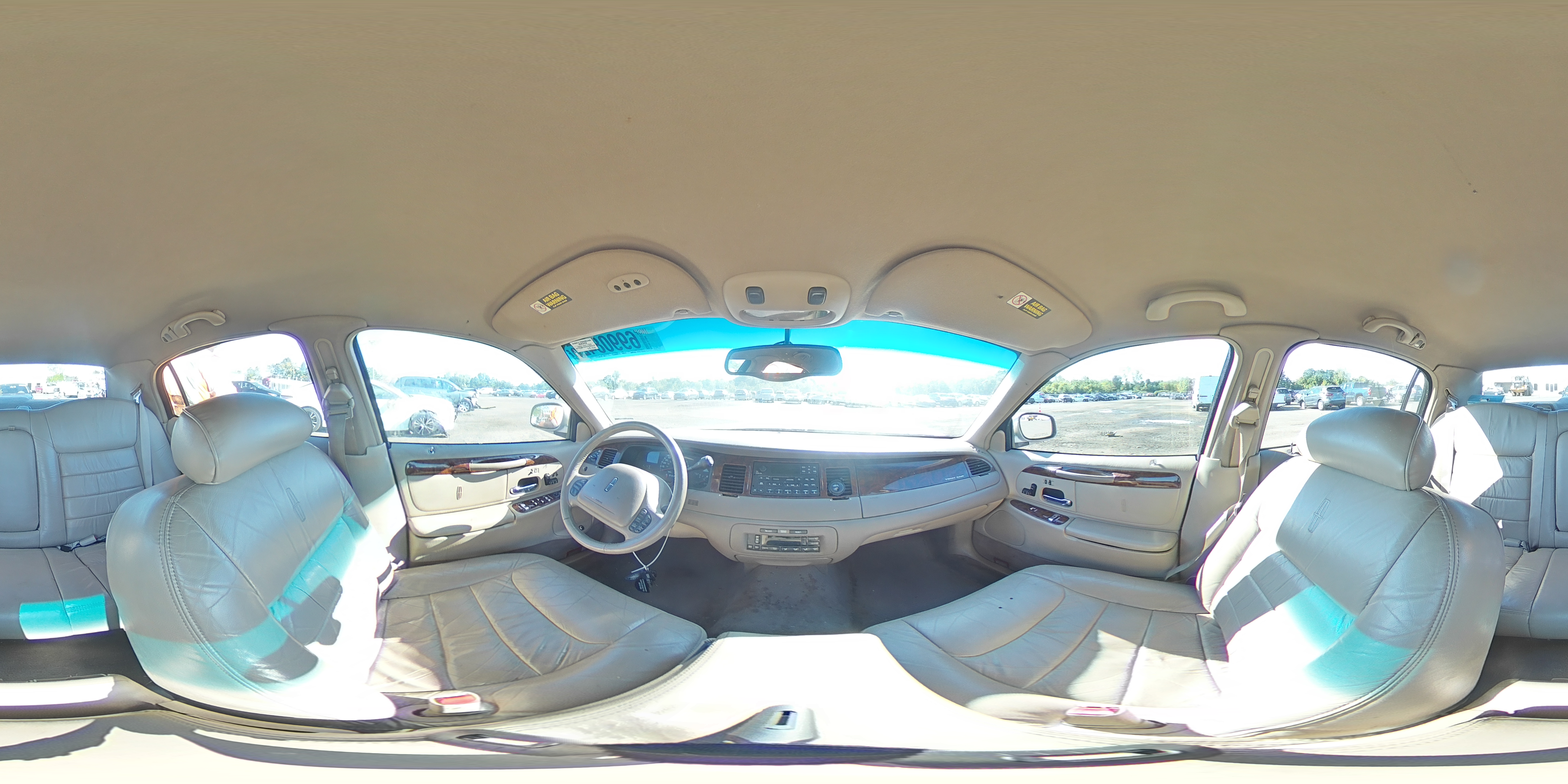 2000 Lincoln Town Car Signature VIN: 1LNHM82W8YY853116 Lot: 69908425