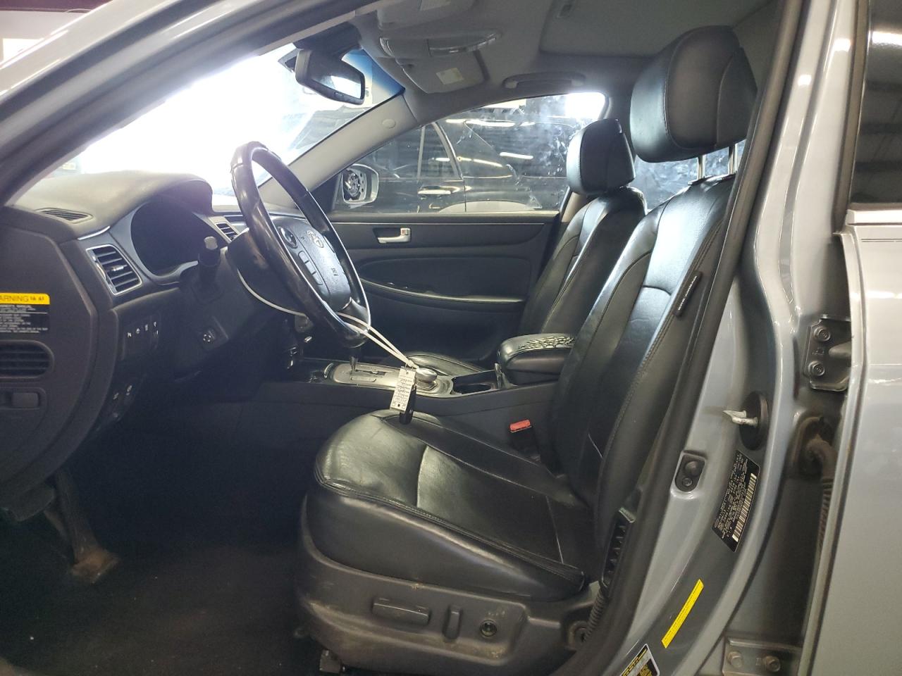 2014 Hyundai Genesis 3.8L VIN: KMHGC4DD8EU263360 Lot: 70510335