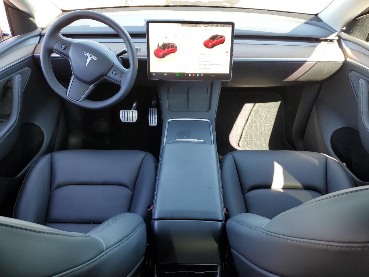 2024 Tesla Model Y VIN: 7SAYGDEF7RF063147 Lot: 69685015