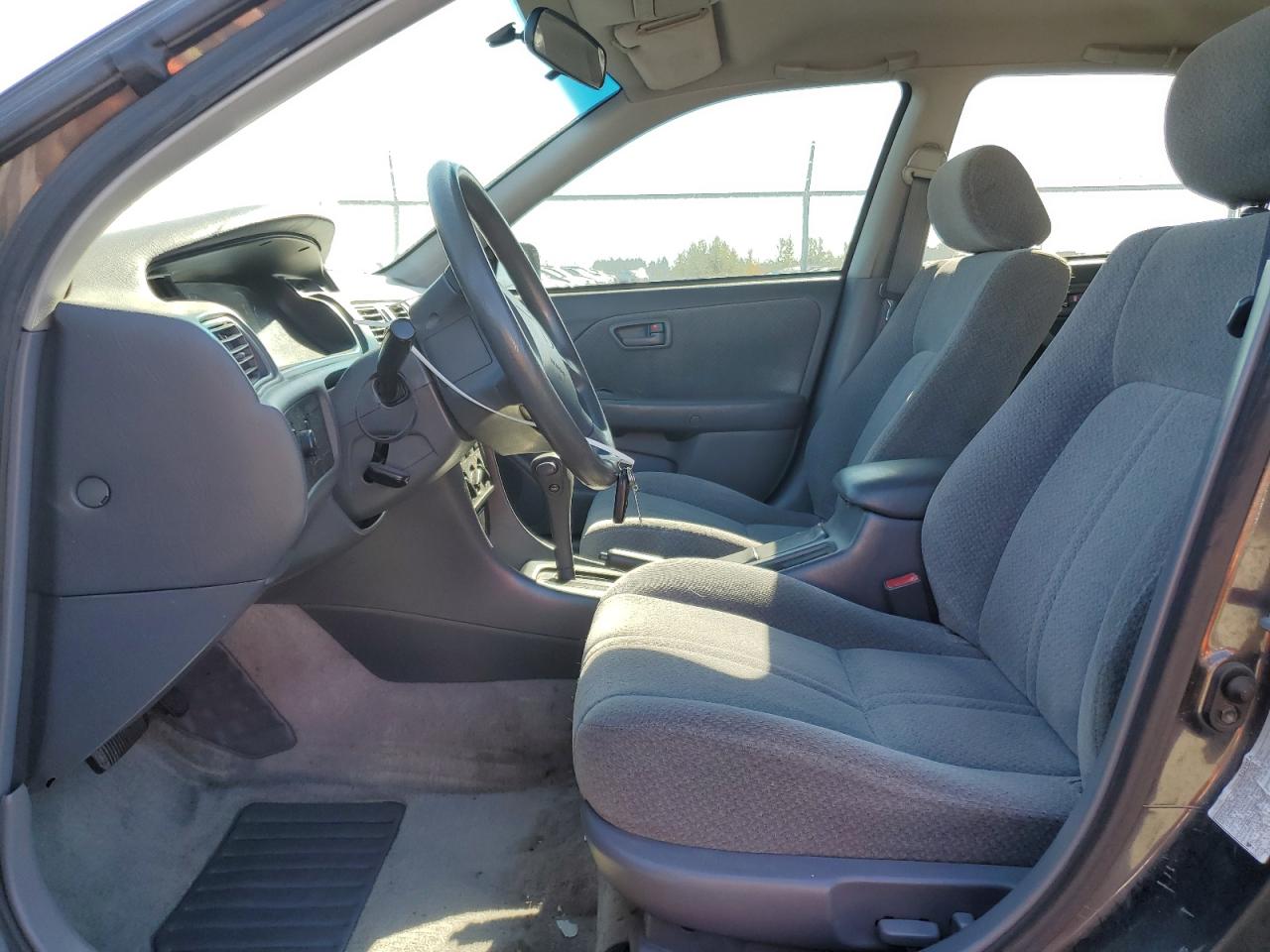 2000 Toyota Camry Ce VIN: JT2BF22K2Y0269915 Lot: 69597005