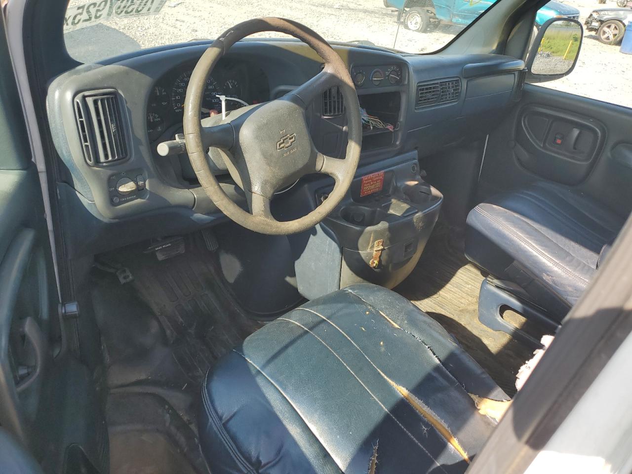 1998 Chevrolet Express G2500 VIN: 1GCFG25W0W1107308 Lot: 70307925