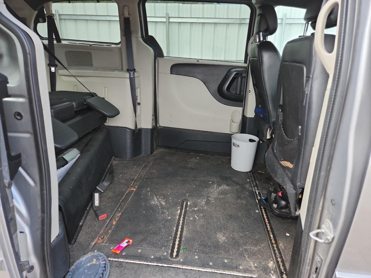 2017 Dodge Grand Caravan Sxt VIN: 2C4RDGCG2HR600789 Lot: 70006815