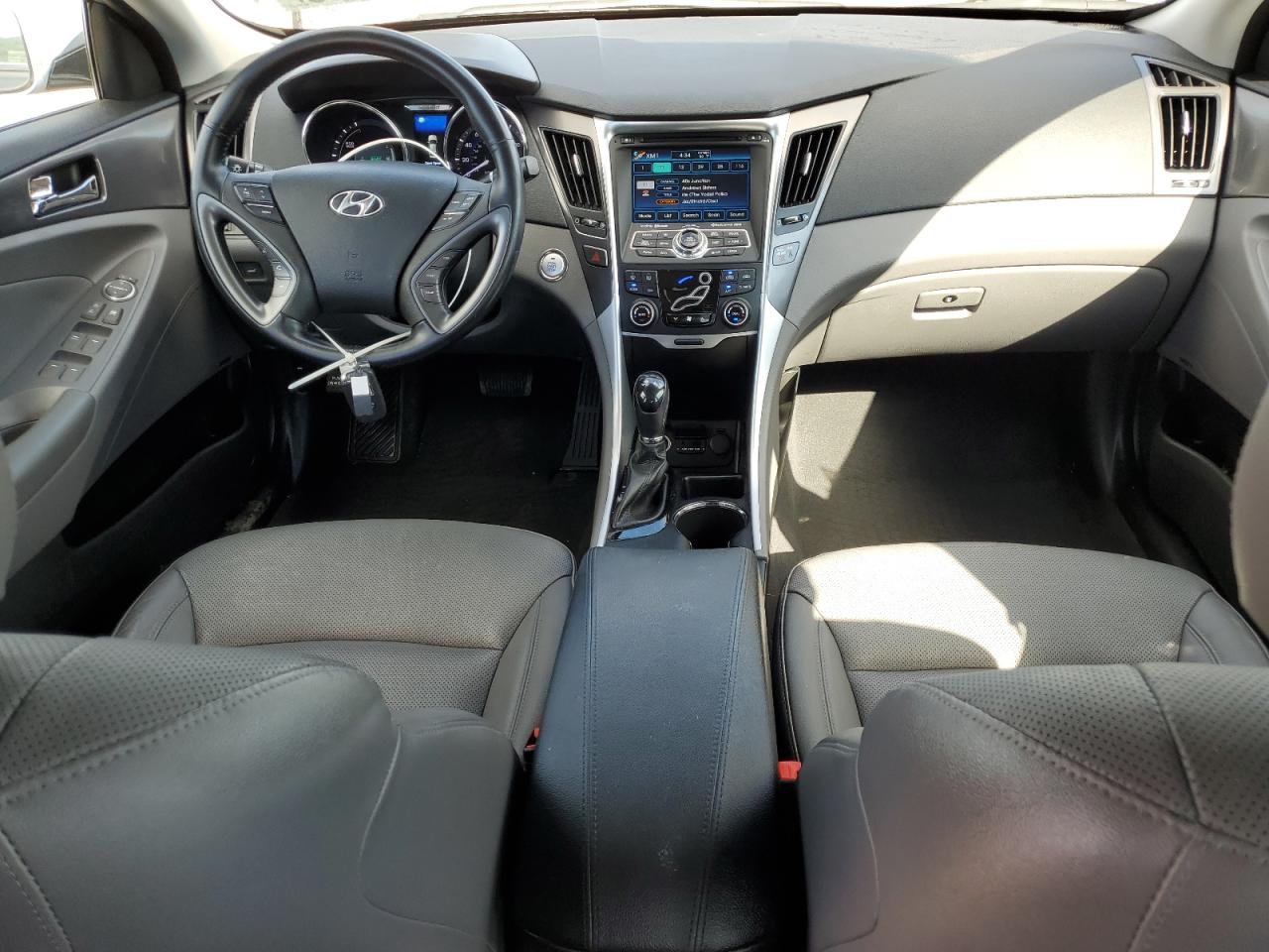 2015 Hyundai Sonata Hybrid VIN: KMHEC4A45FA122728 Lot: 69612315