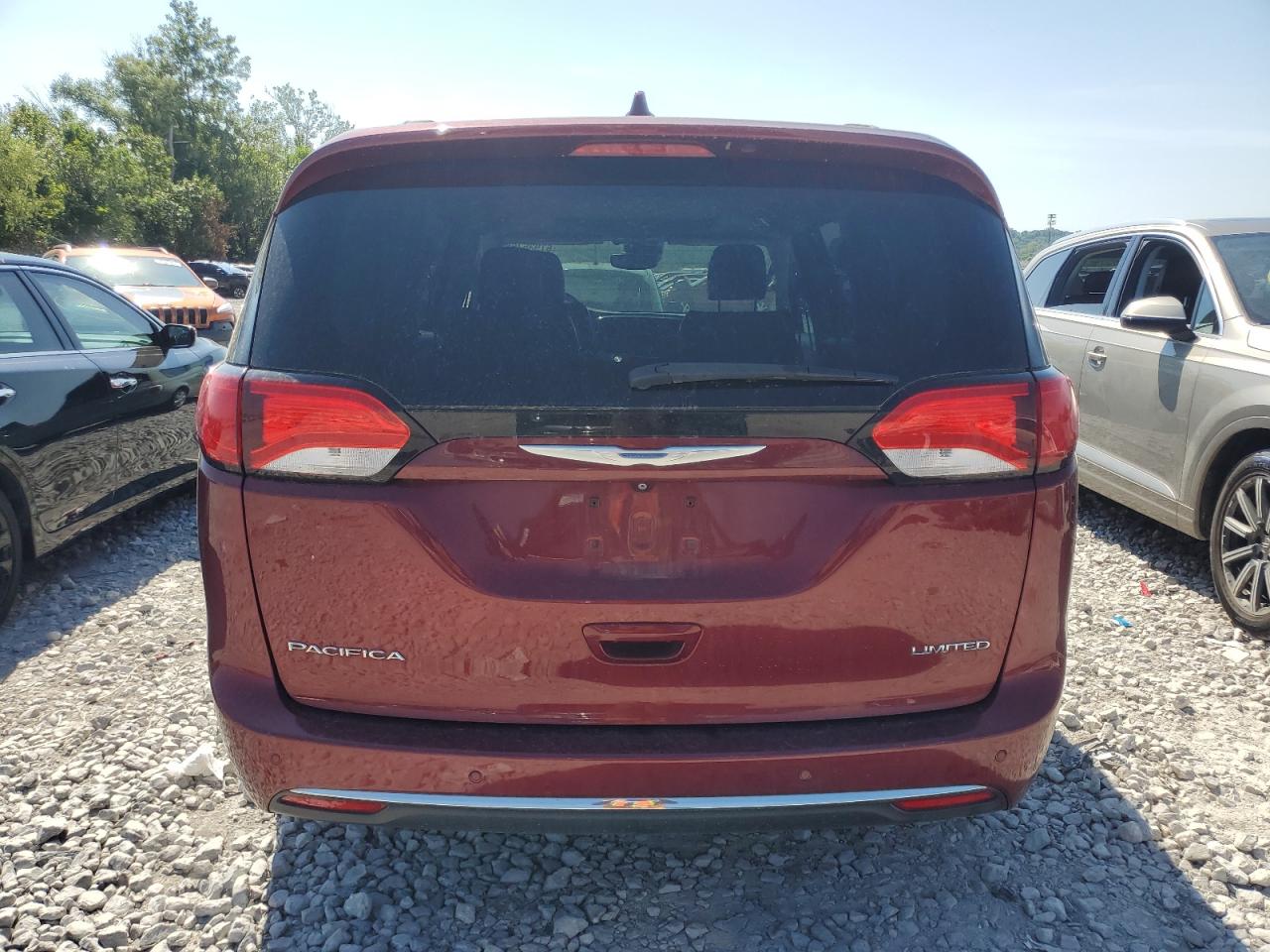 2017 Chrysler Pacifica Limited VIN: 2C4RC1GG5HR748705 Lot: 67936765