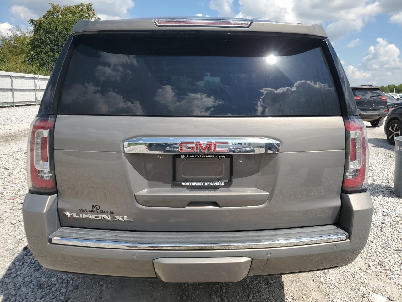 2019 GMC Yukon Xl Denali VIN: 1GKS2HKJ8KR208380 Lot: 69872435