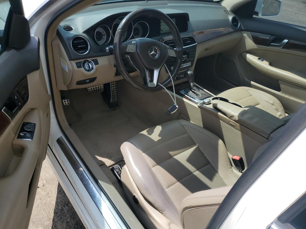 2014 Mercedes-Benz C 250 VIN: WDDGJ4HBXEG196428 Lot: 69242415