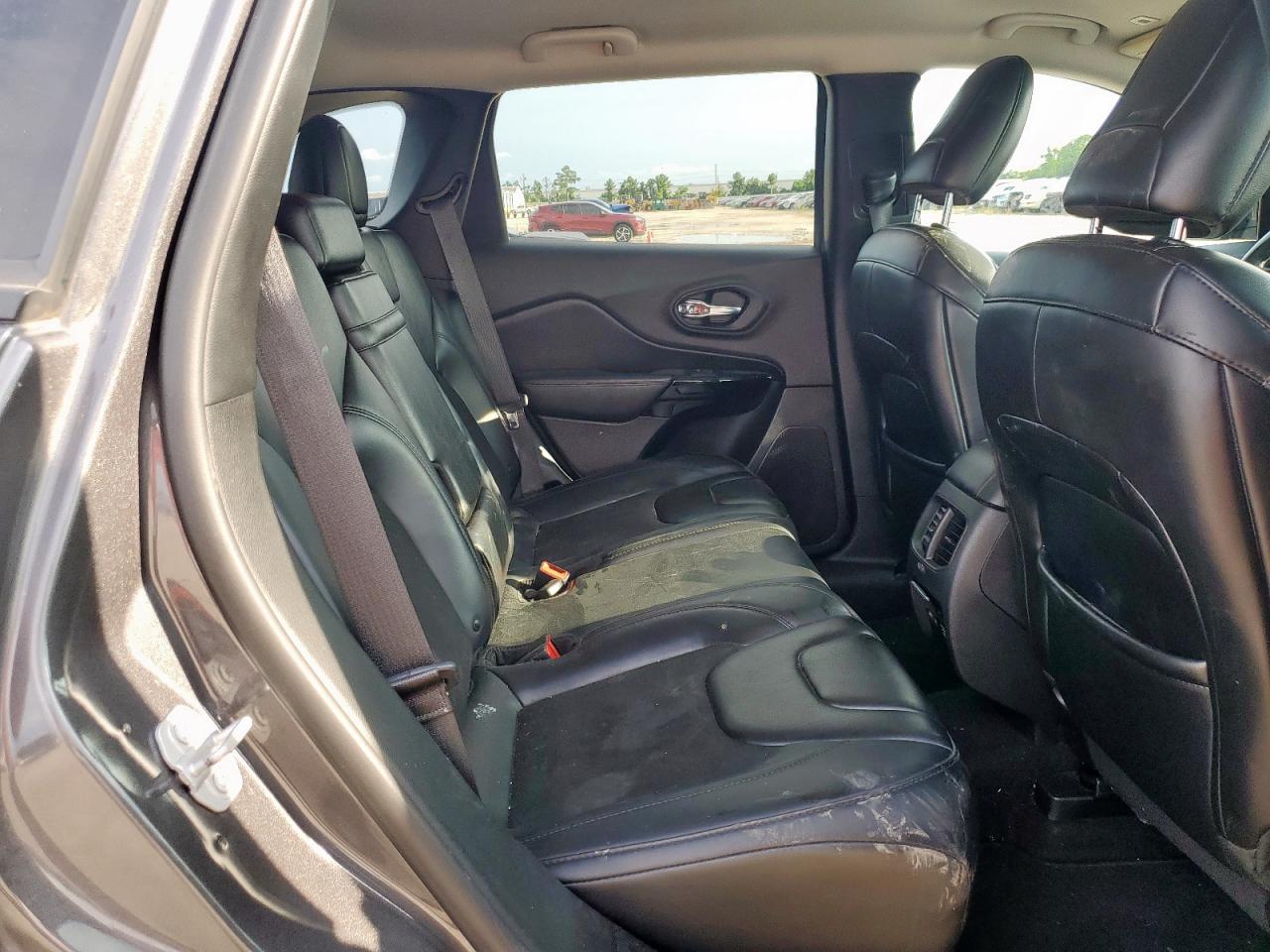 2019 Jeep Cherokee Latitude Plus VIN: 1C4PJLLB6KD405320 Lot: 70140525