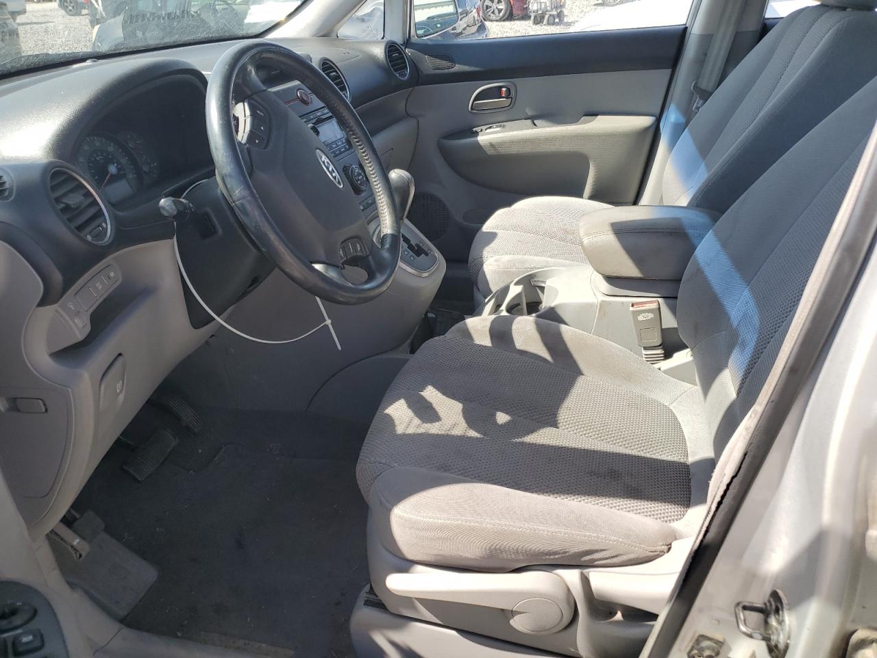 2007 Kia Rondo Lx VIN: KNAFG526577045289 Lot: 71038195