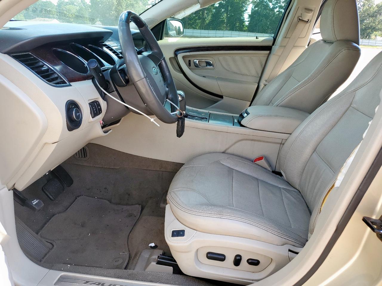 2010 Ford Taurus Limited VIN: 1FAHP2FW2AG160045 Lot: 68733185