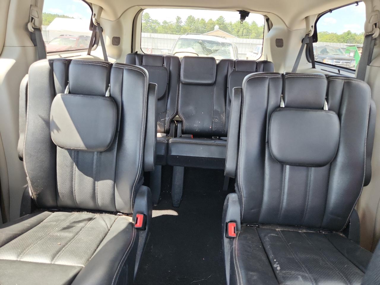 2015 Chrysler Town & Country Touring L VIN: 2C4RC1CG1FR590334 Lot: 68836215