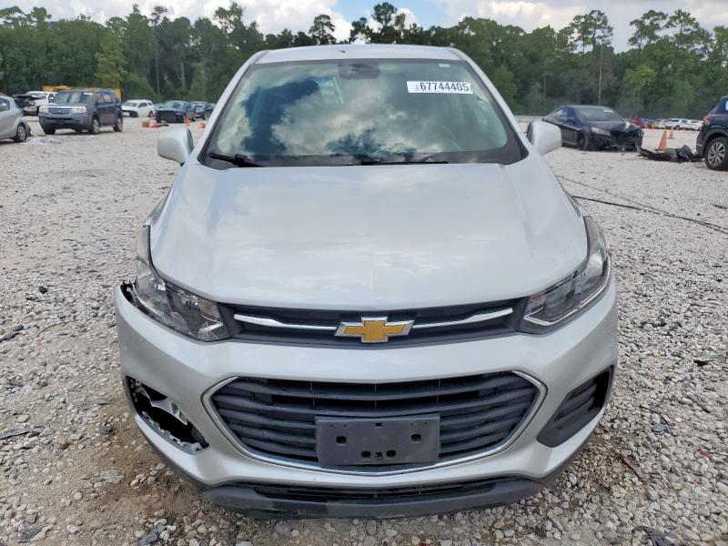  CHEVROLET TRAX 2018 Srebrny
