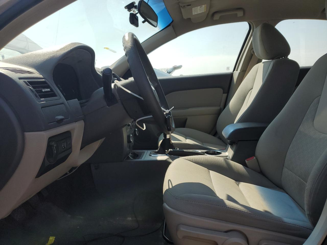 2010 Ford Fusion S VIN: 3FAHP0GA1AR270293 Lot: 68814575