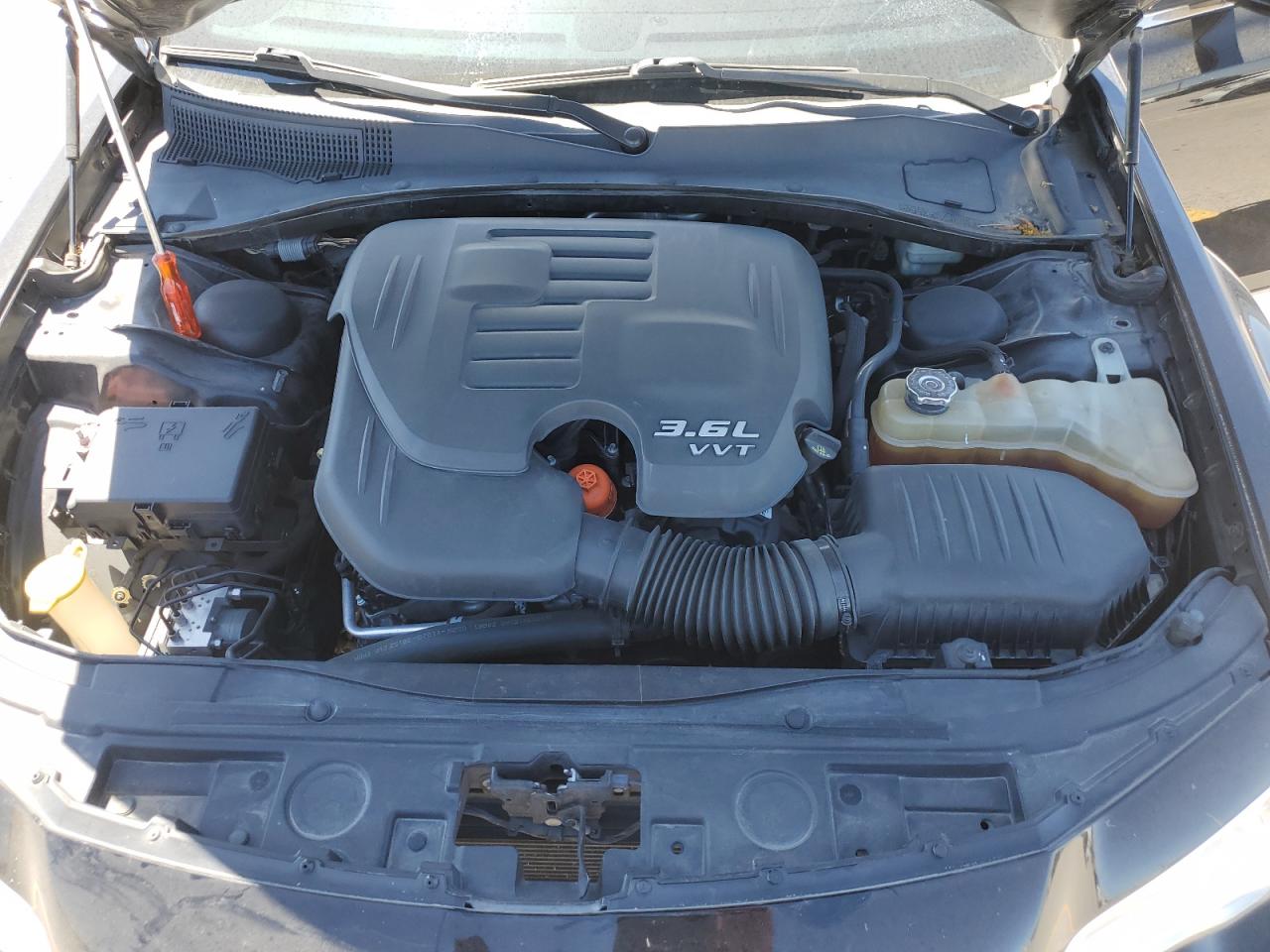 2015 Chrysler 300 Limited VIN: 2C3CCAAG1FH779746 Lot: 69328725