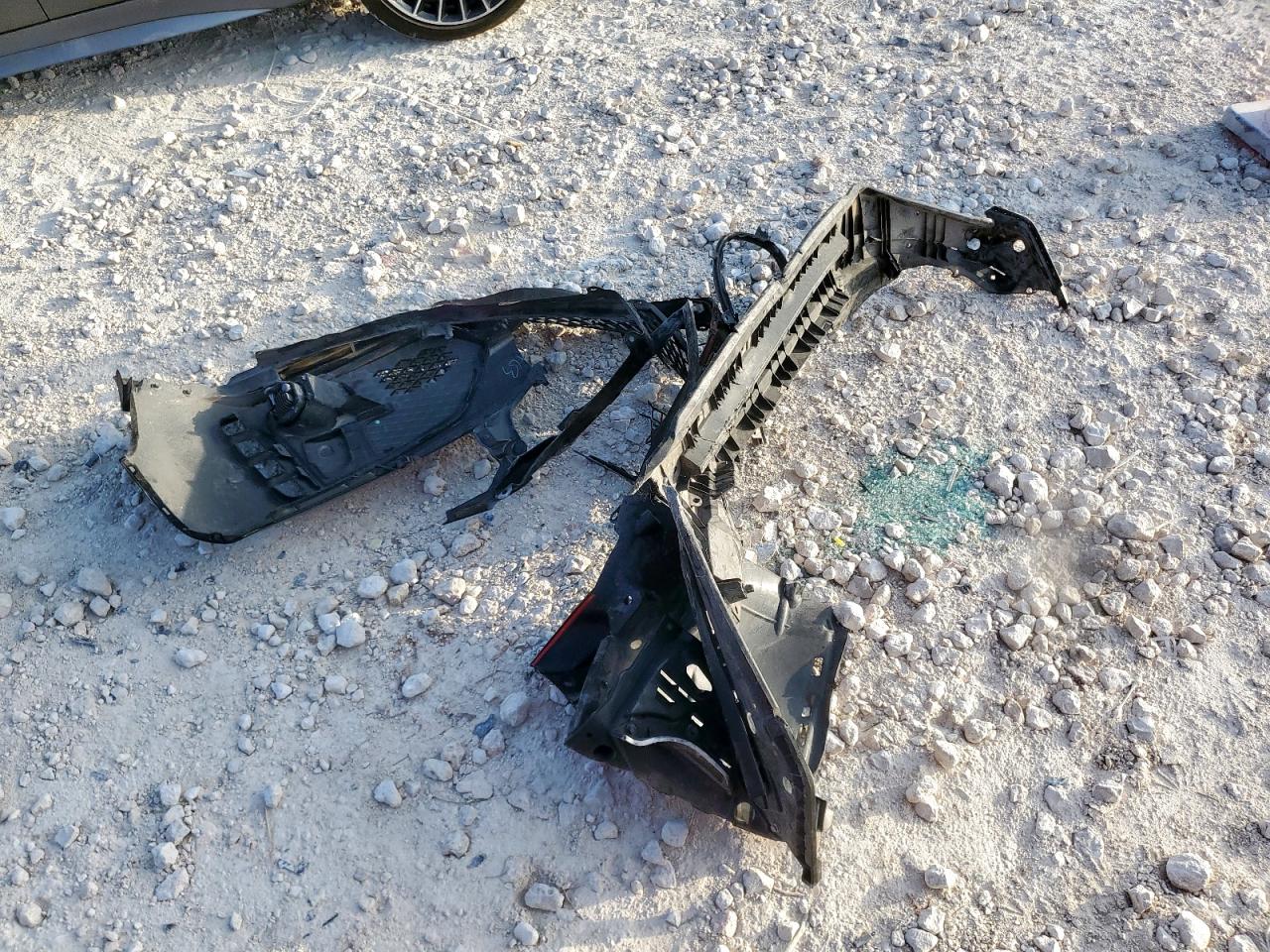 2018 Honda Civic Type-R Touring VIN: SHHFK8G72JU203043 Lot: 70862865