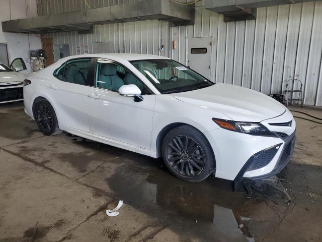  TOYOTA CAMRY 2022 Белы