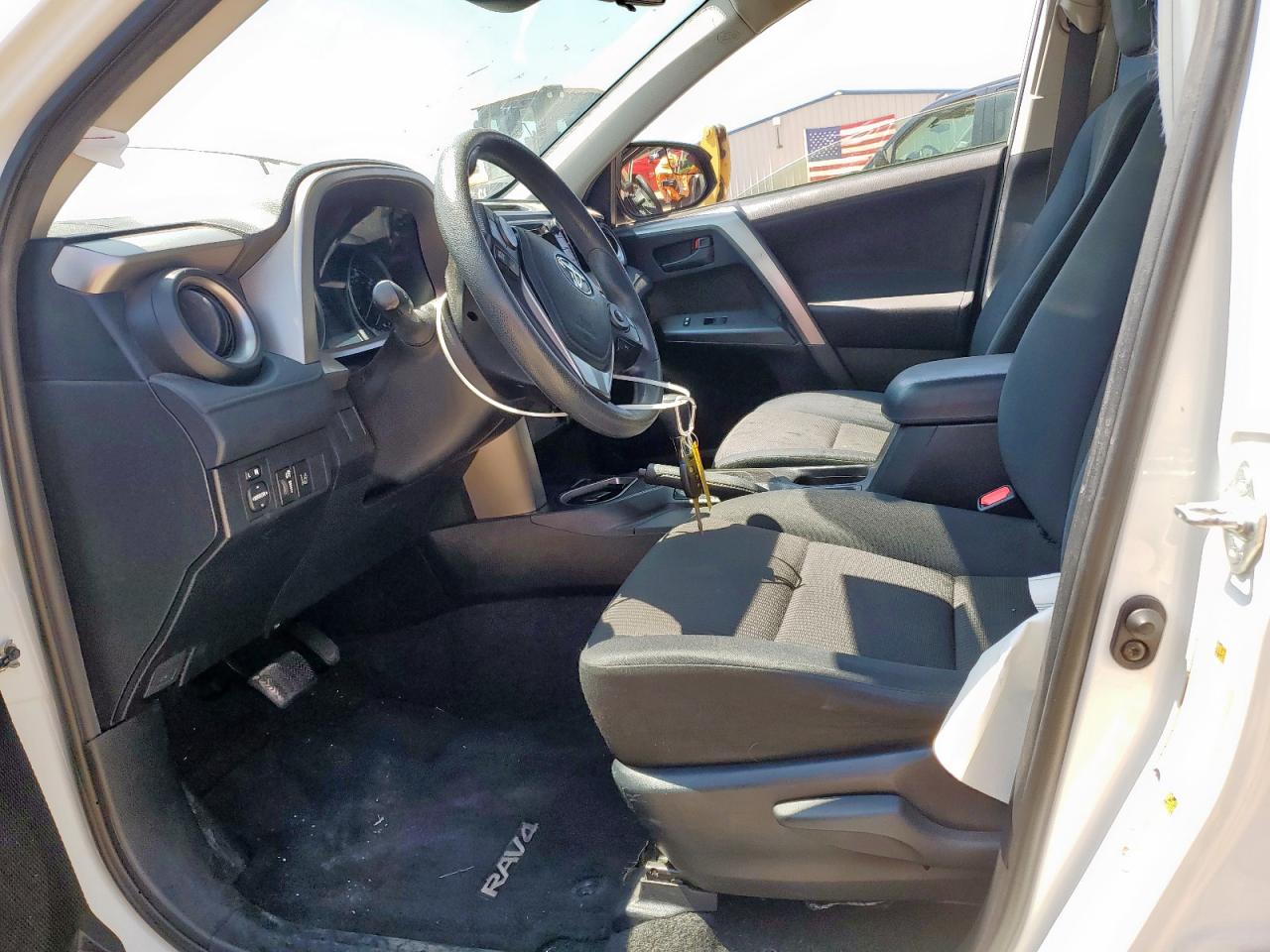 2017 Toyota Rav4 Le VIN: JTMZFREV3HJ144145 Lot: 70672585