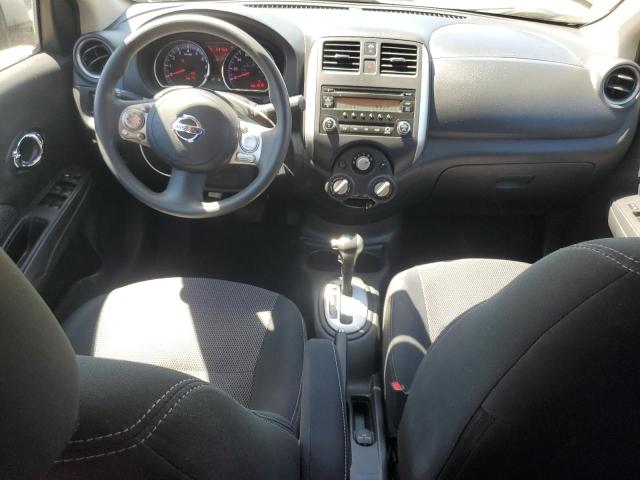 Sedans NISSAN VERSA 2014 Srebrny