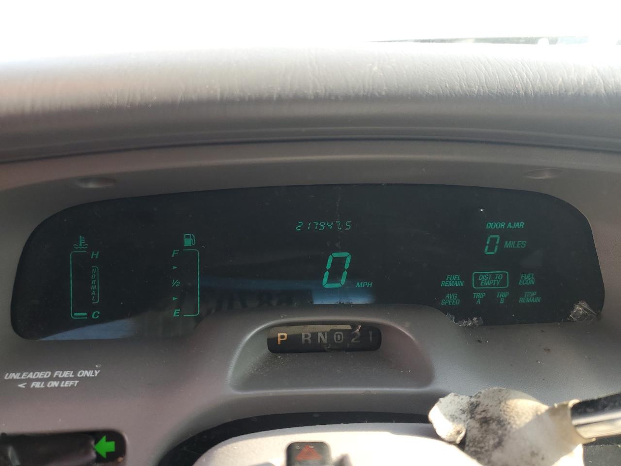 1995 Lincoln Town Car Signature VIN: 1LNLM82WXSY766237 Lot: 68703135