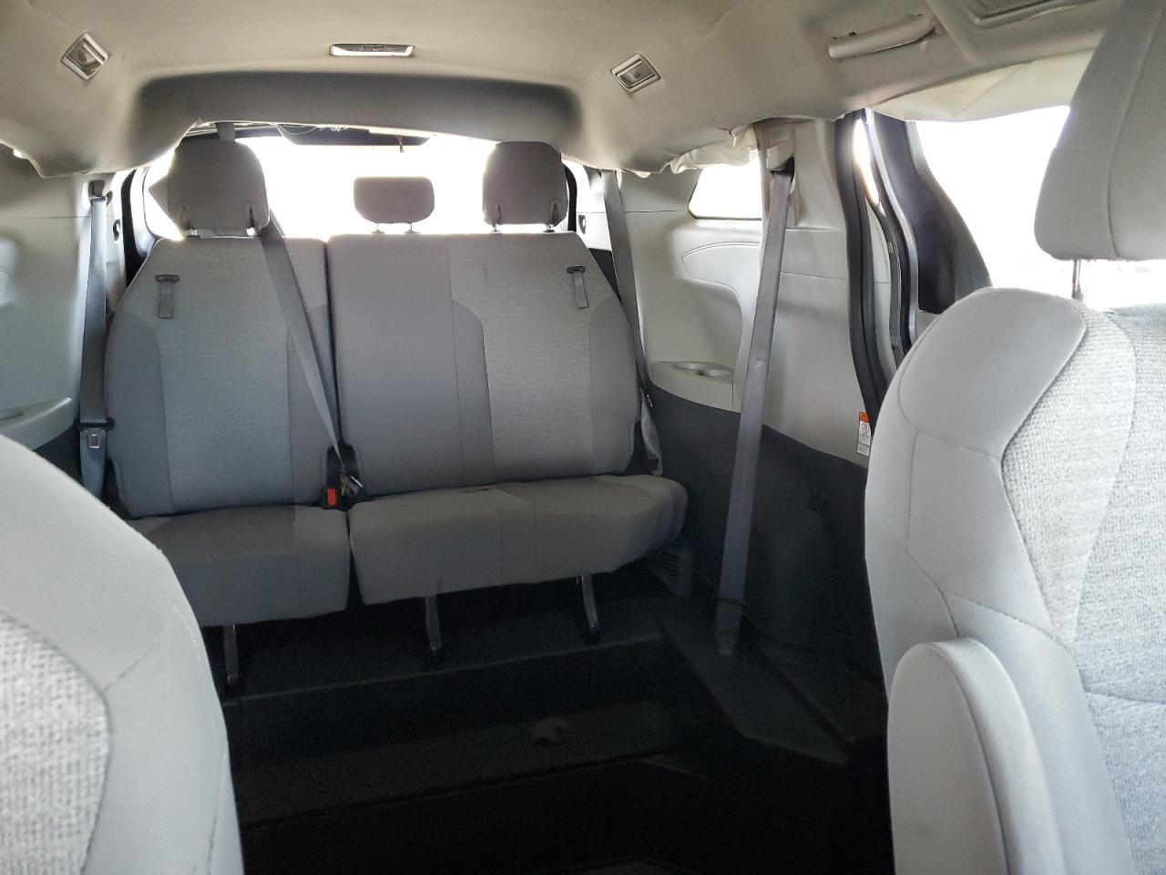 2022 Toyota Sienna Le VIN: 5TDKRKEC4NS085619 Lot: 70308655