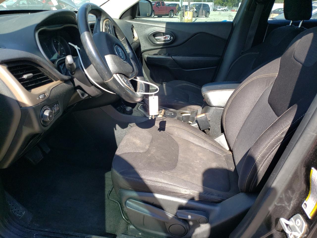 2015 Jeep Cherokee Latitude VIN: 1C4PJMCB3FW749526 Lot: 70626855