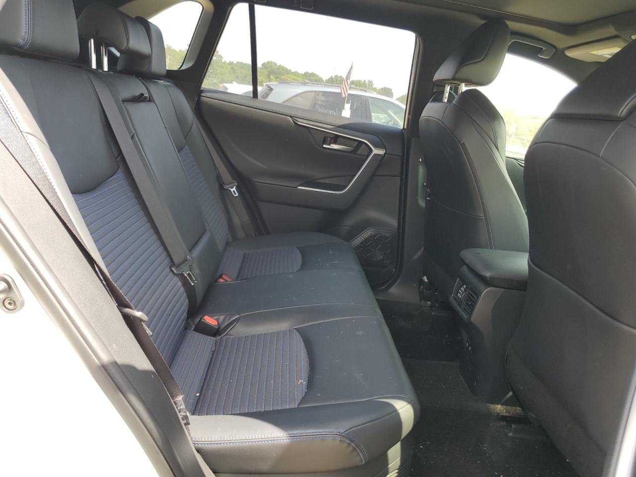 2020 Toyota Rav4 Xse VIN: JTMEWRFV2LD535131 Lot: 67634055