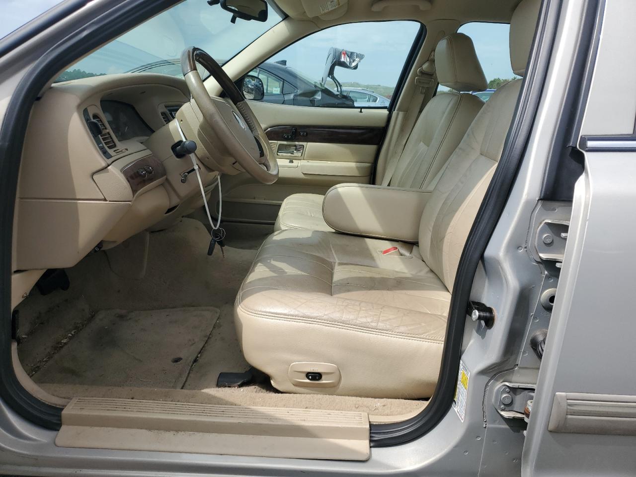 2010 Mercury Grand Marquis Ls VIN: 2MEBM7FV7AX616370 Lot: 67566875