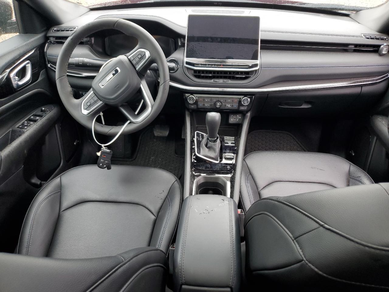 2025 Jeep Compass Latitude Lux VIN: 3C4NJDFN5ST581952 Lot: 70801915