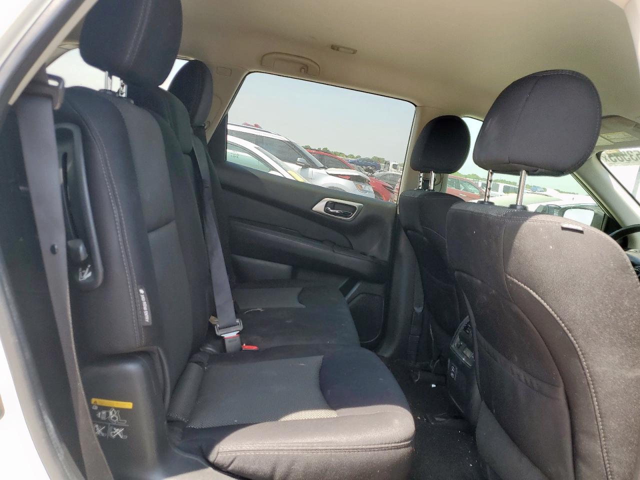 2018 Nissan Pathfinder S VIN: 5N1DR2MN2JC632163 Lot: 66653585