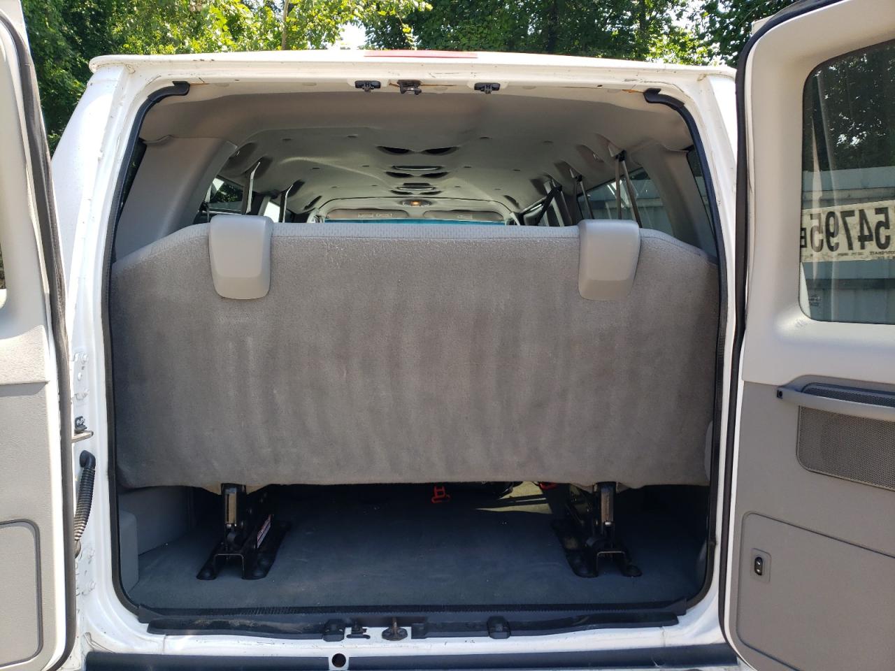 2009 Ford Econoline E350 Super Duty Wagon VIN: 1FBSS31L69DA26285 Lot: 68154795