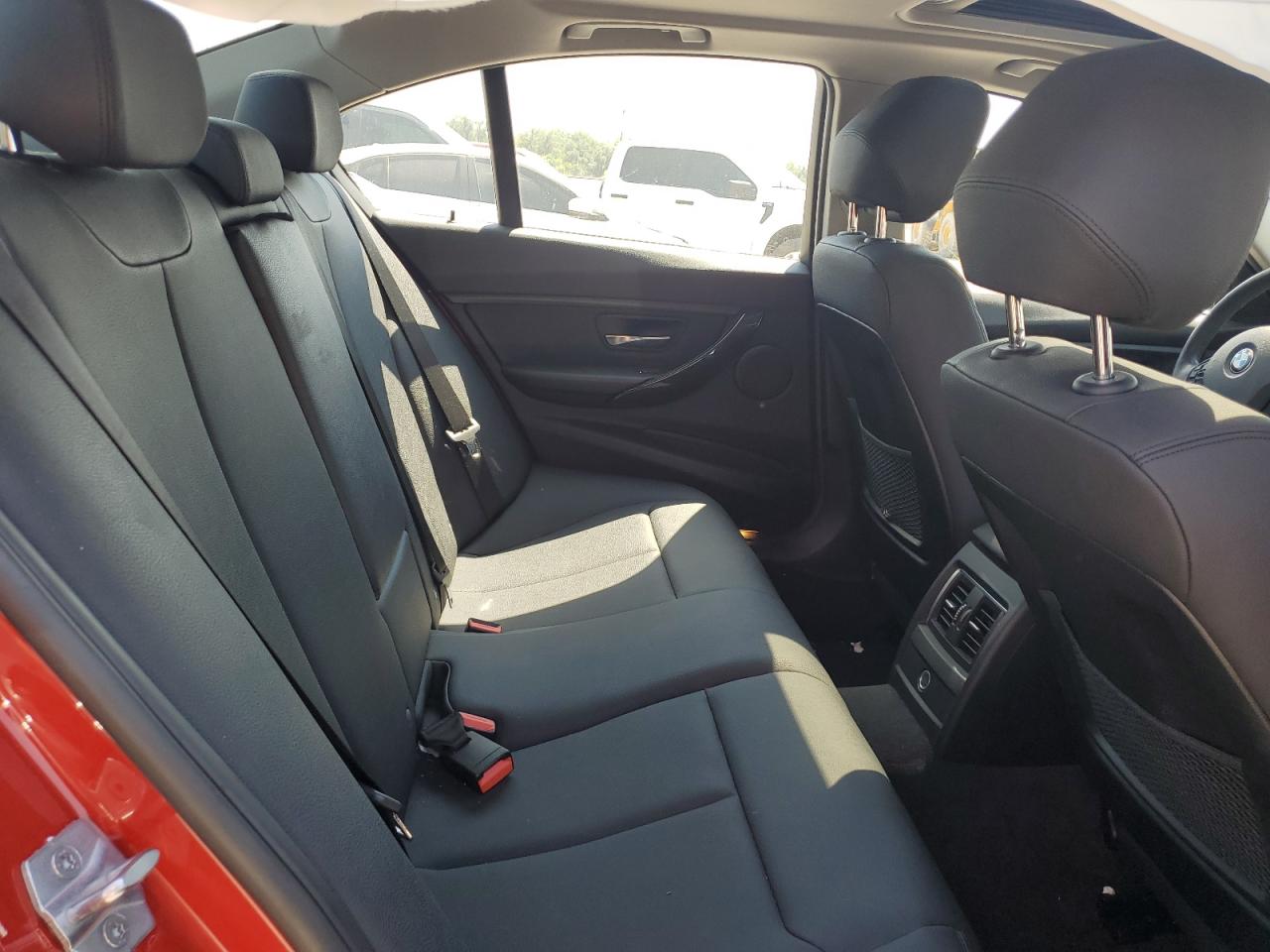 2018 BMW 320 Xi VIN: WBA8E5G53JNV02800 Lot: 68965555