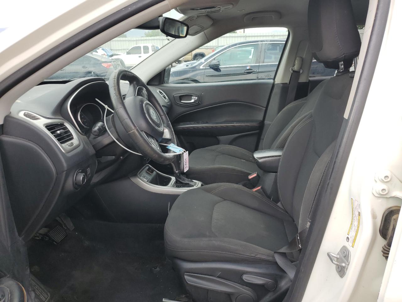 2018 Jeep Compass Sport VIN: 3C4NJCAB8JT303682 Lot: 69050695