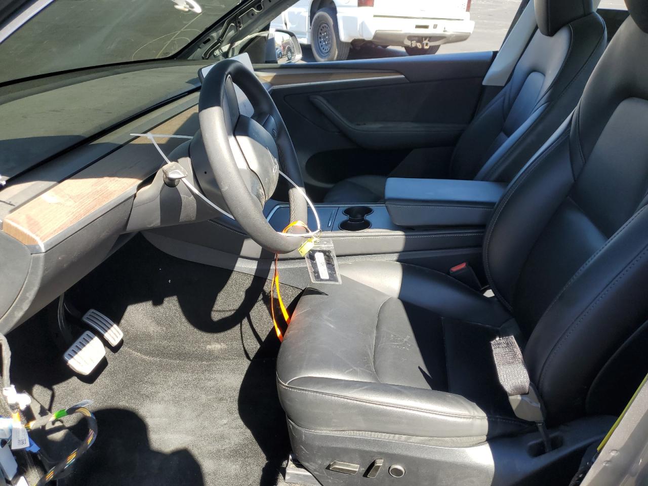2025 Tesla Model Y VIN: 7SAYGDEF4SF232272 Lot: 69106505