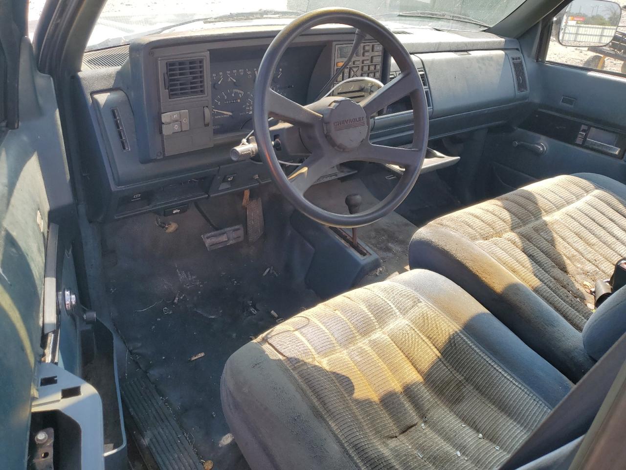 1992 Chevrolet Gmt-400 K2500 VIN: 1GCGK24KXNE218585 Lot: 68942325