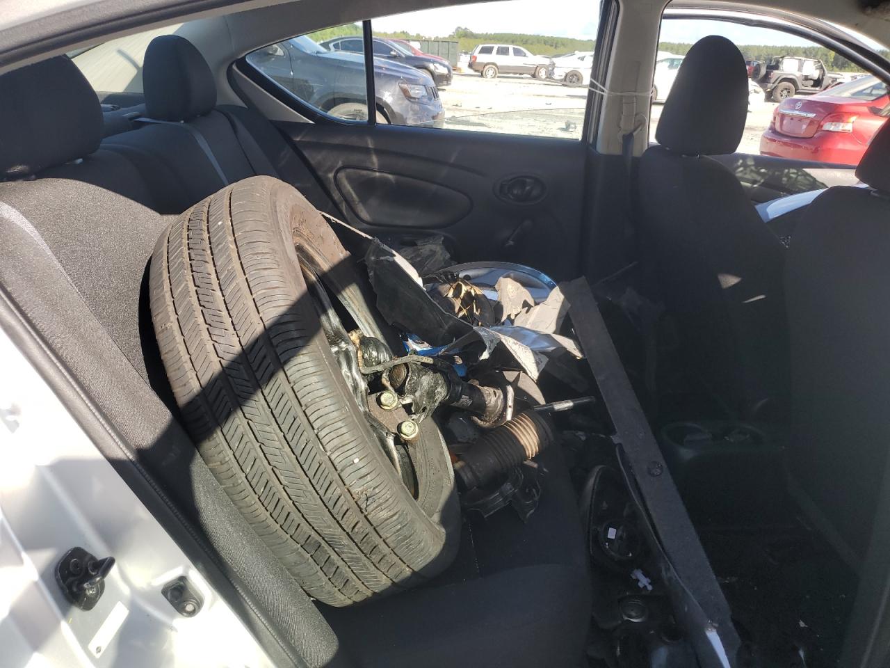 2018 Nissan Versa S VIN: 3N1CN7AP1JL835177 Lot: 68683075