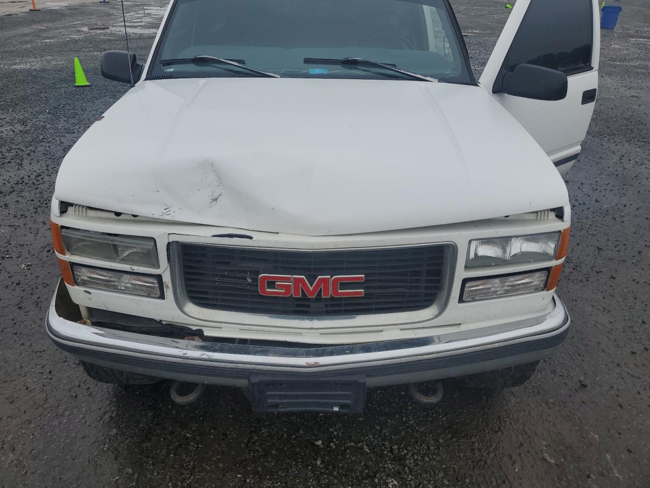 1GTGK24R2WZ531010 1998 GMC Sierra K2500