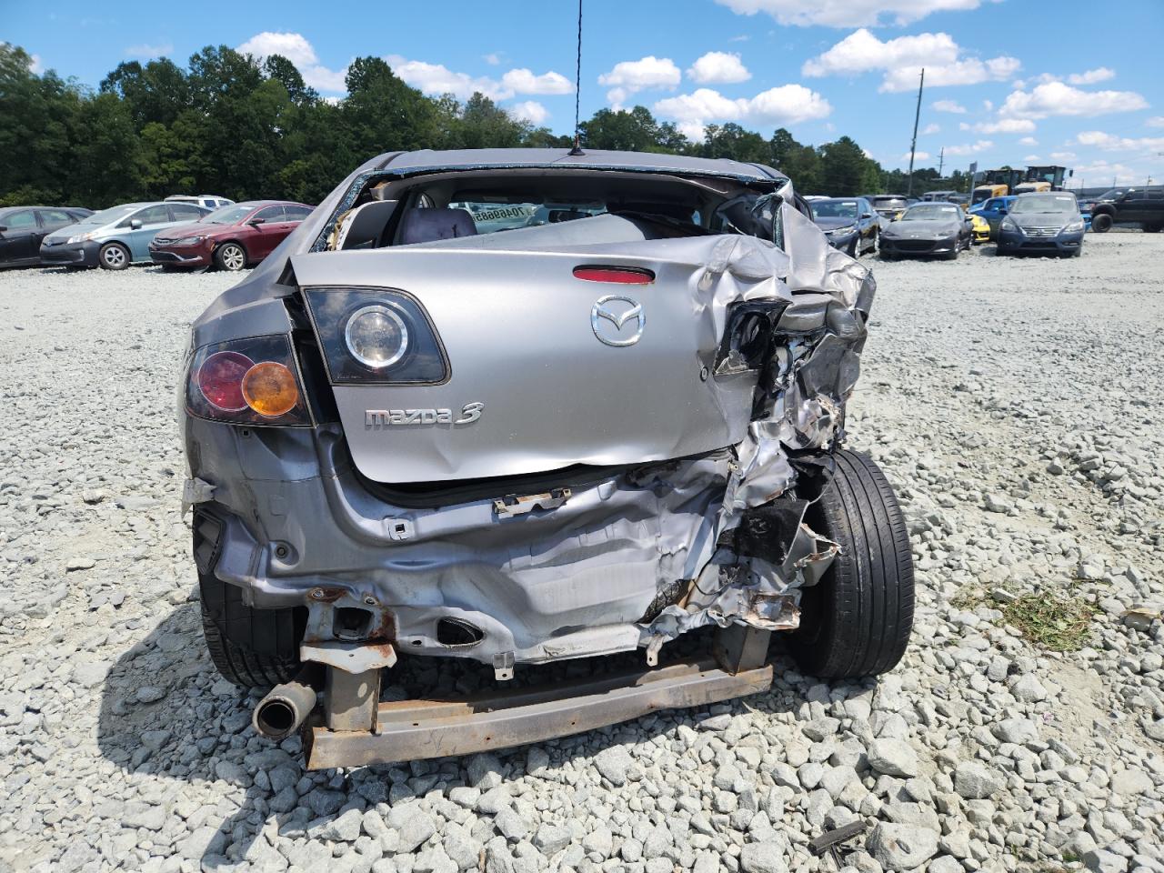 2004 Mazda 3 S VIN: JM1BK123641129926 Lot: 70469685